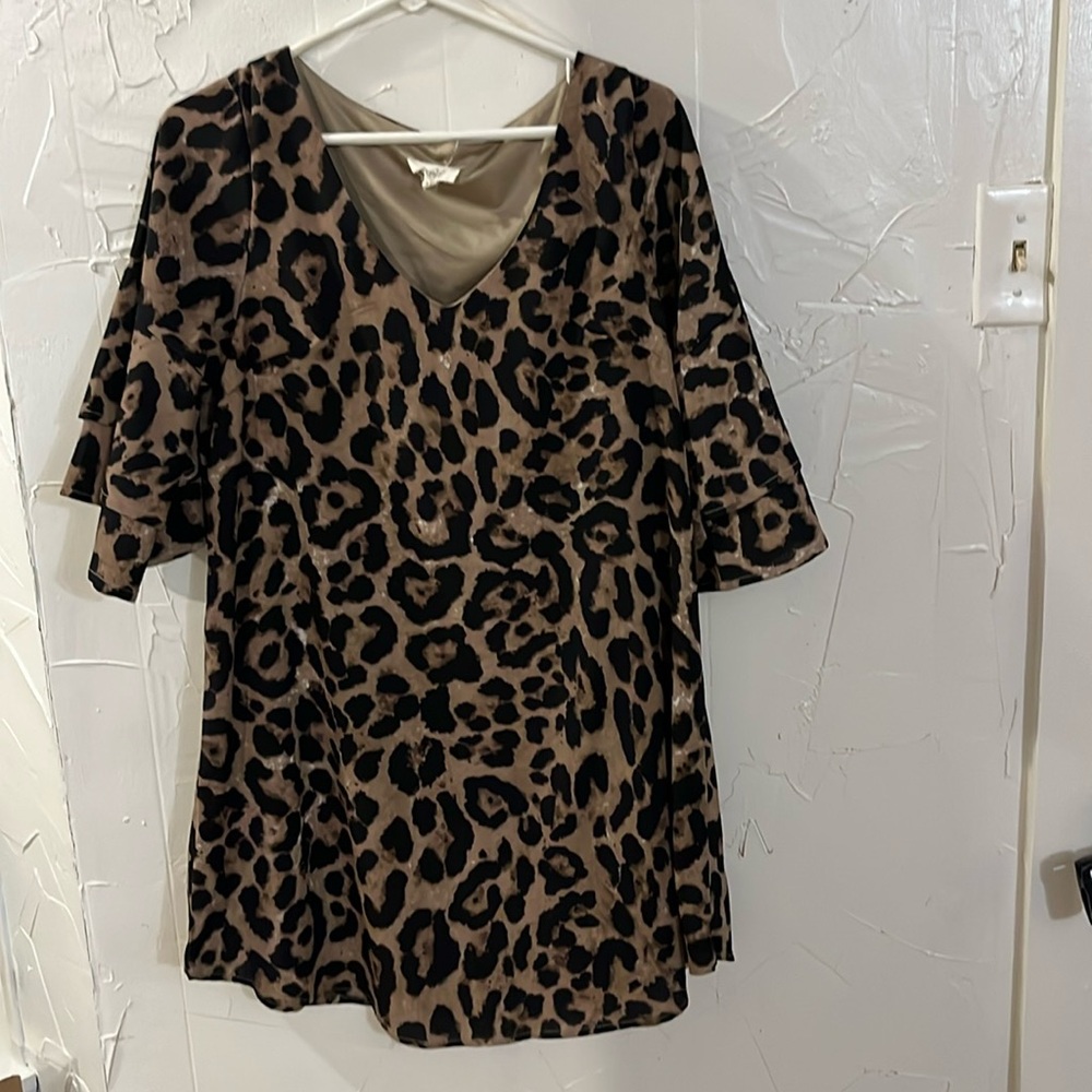 Ladies, leopard print dress size small.